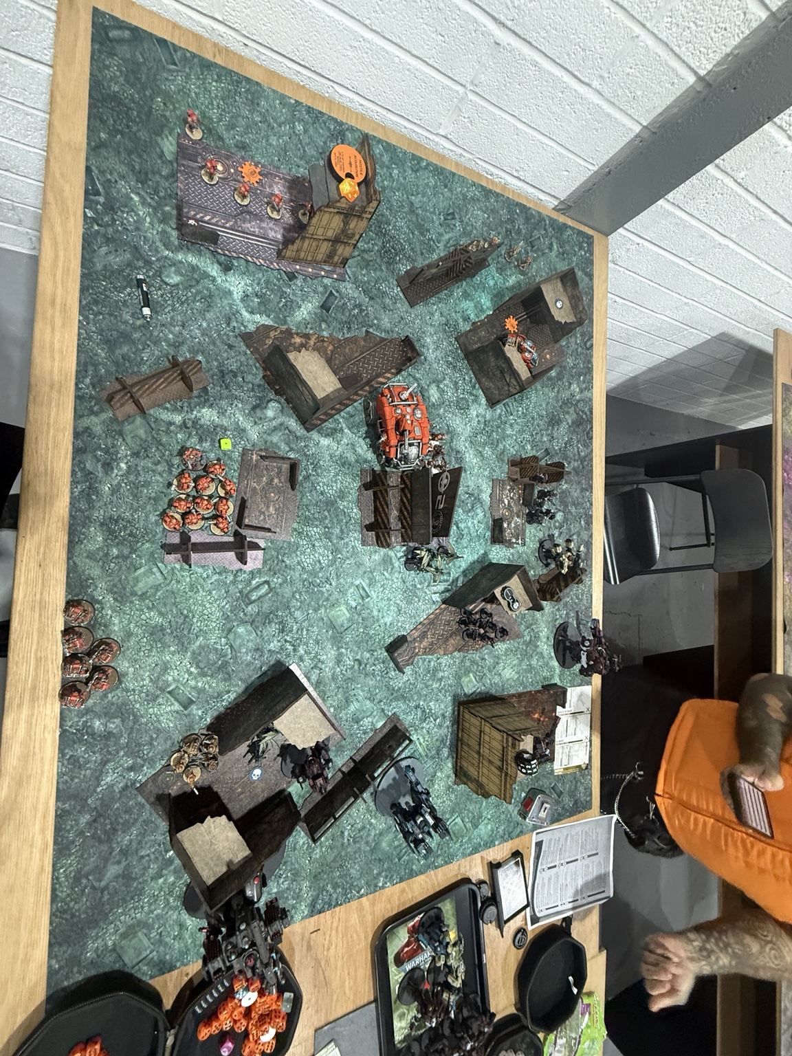 Second-round overhead view with the surviving Hekaton central and the Stormsurge still present